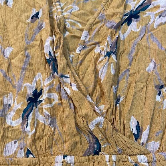 O’Neill Shorts Romper Size Small Yellow Floral (BB) - Picture 3 of 7